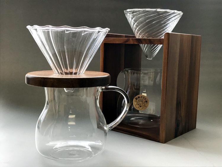 心弾む一杯、心和む一杯を素敵に演出する耐熱ガラス＆ホーロー製コーヒーアイテム